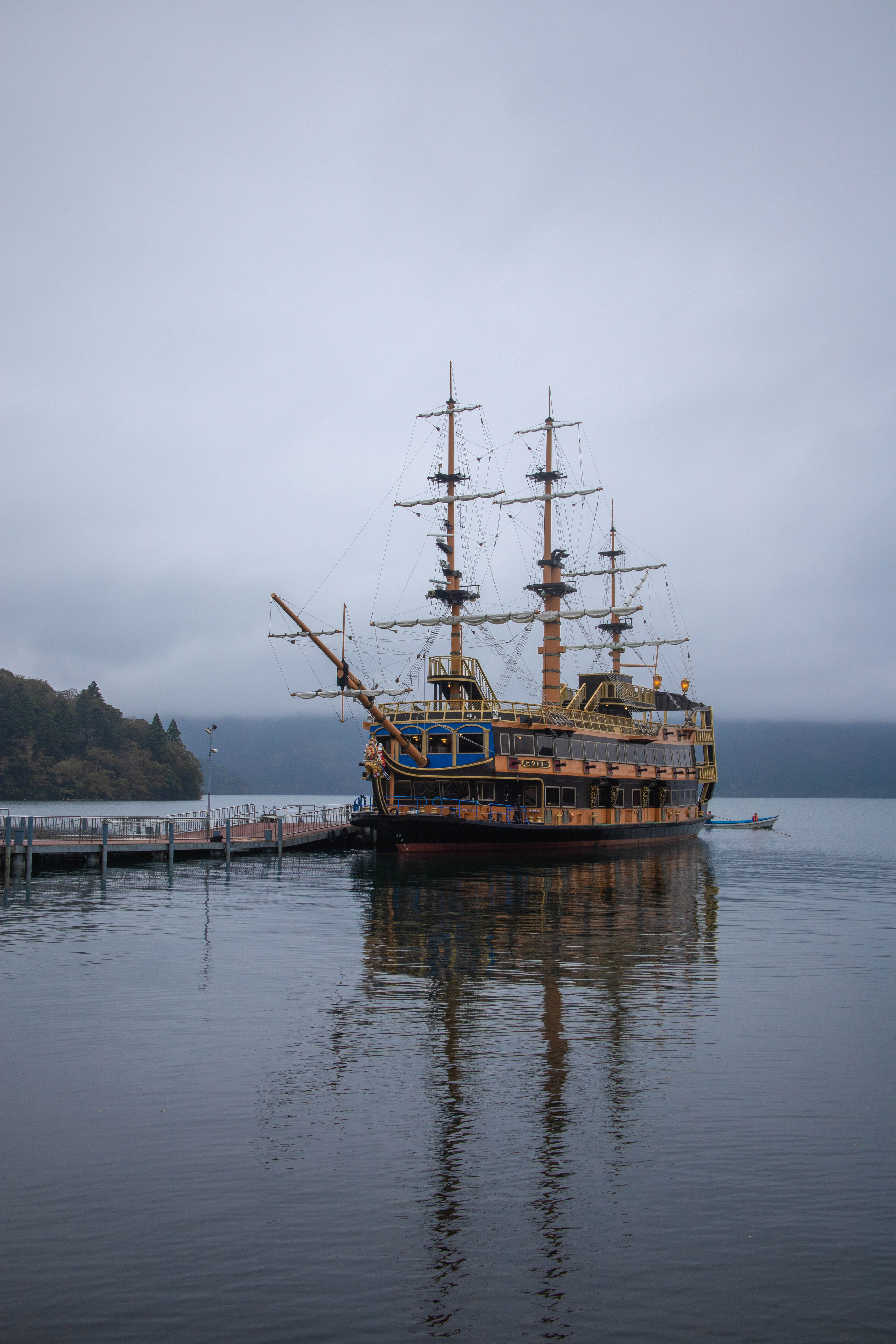 Sorry no alt yet but this is a cool photo.